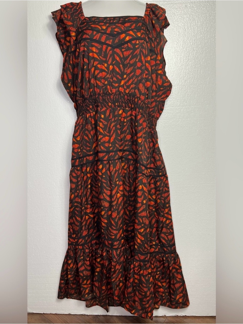 Democracy NWT M Women's Black & Orange Printed Ruffle Midi Dress